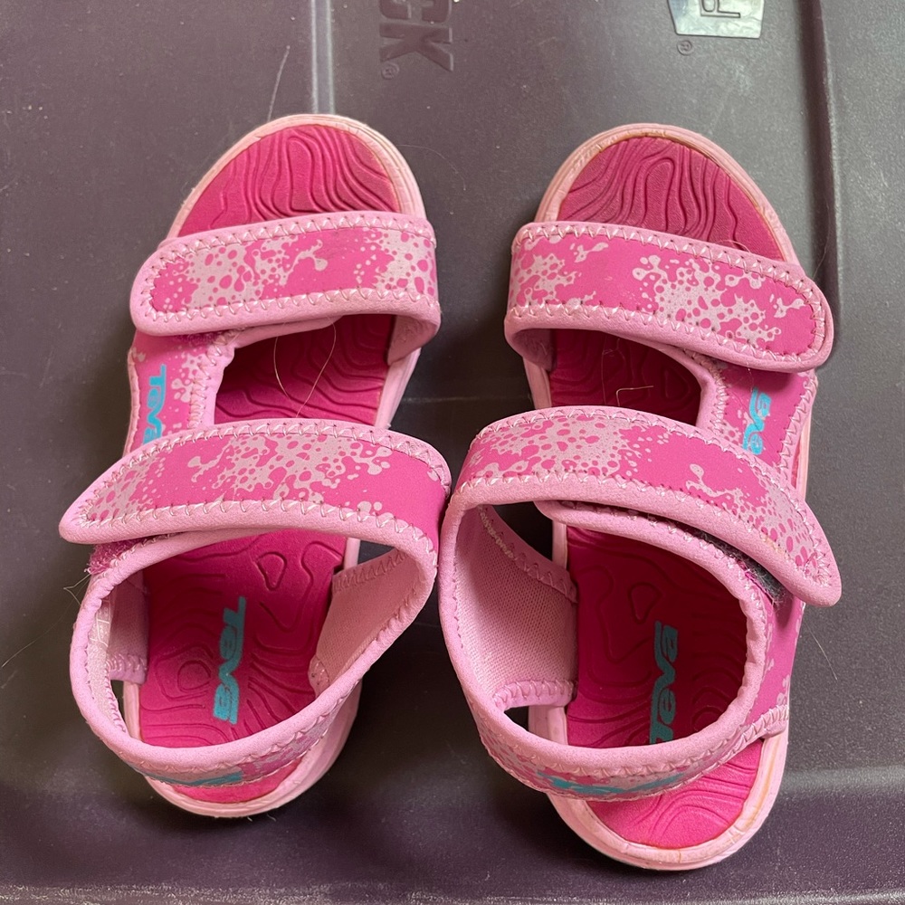GUC size 7 Toddler Teva
